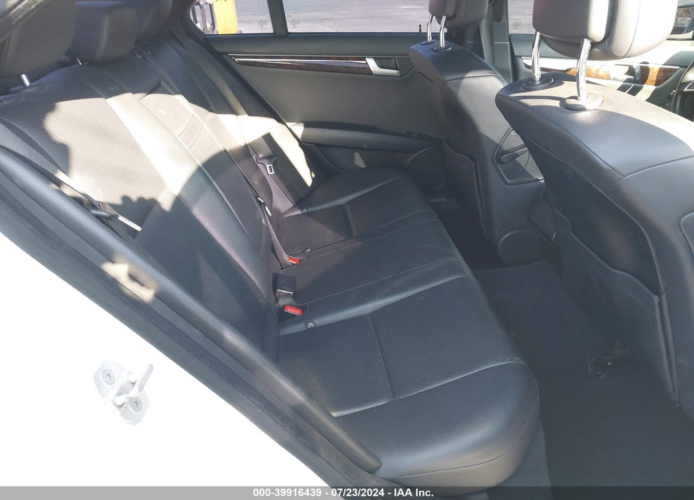2014 MERCEDES-BENZ C 250 VIN: WDDGF4HB1EA938011