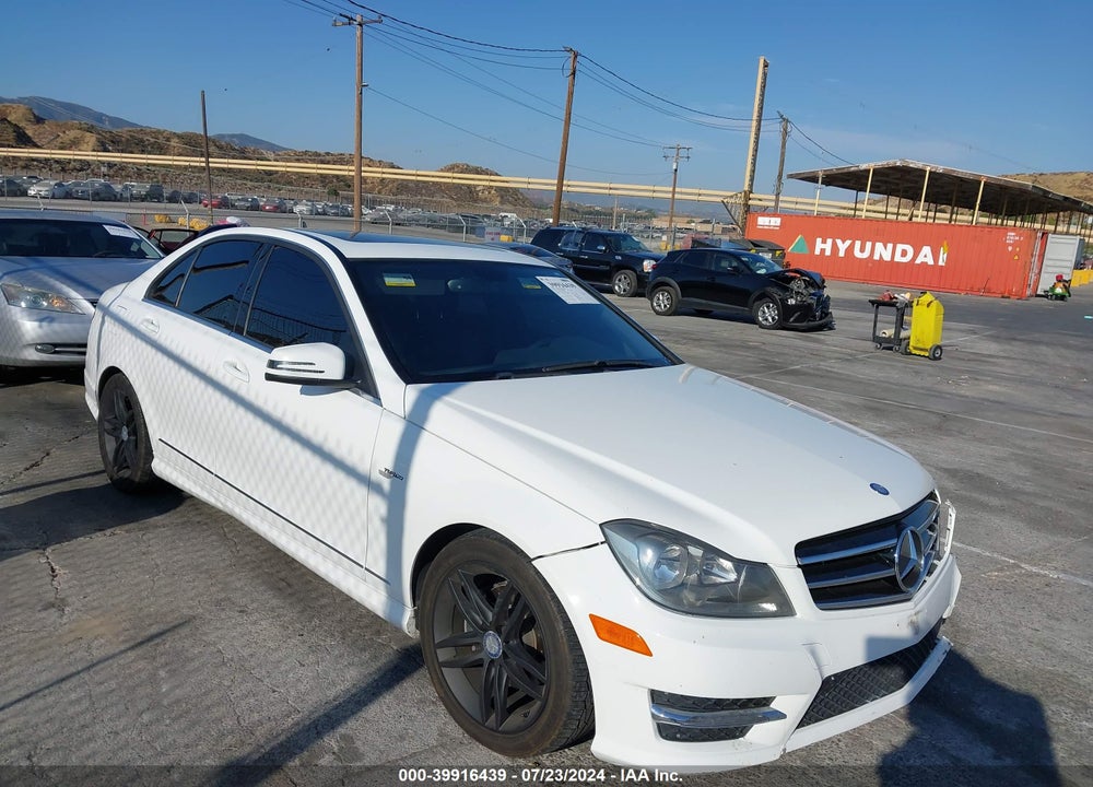 2014 MERCEDES-BENZ C 250 VIN: WDDGF4HB1EA938011