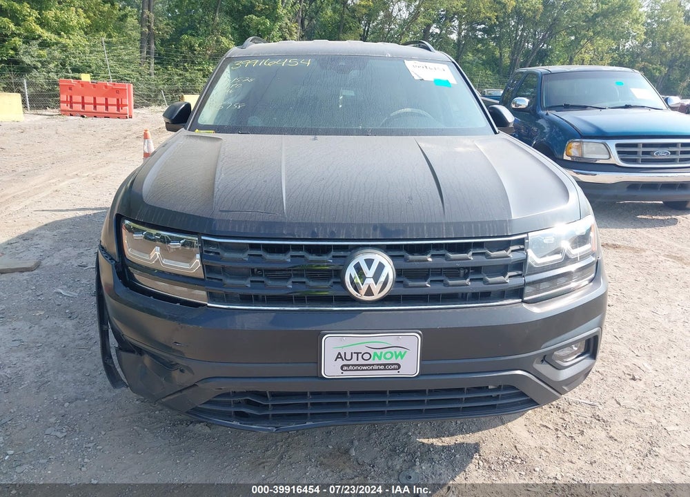 2018 VOLKSWAGEN ATLAS VIN: 1V2LR2CA4JC587837
