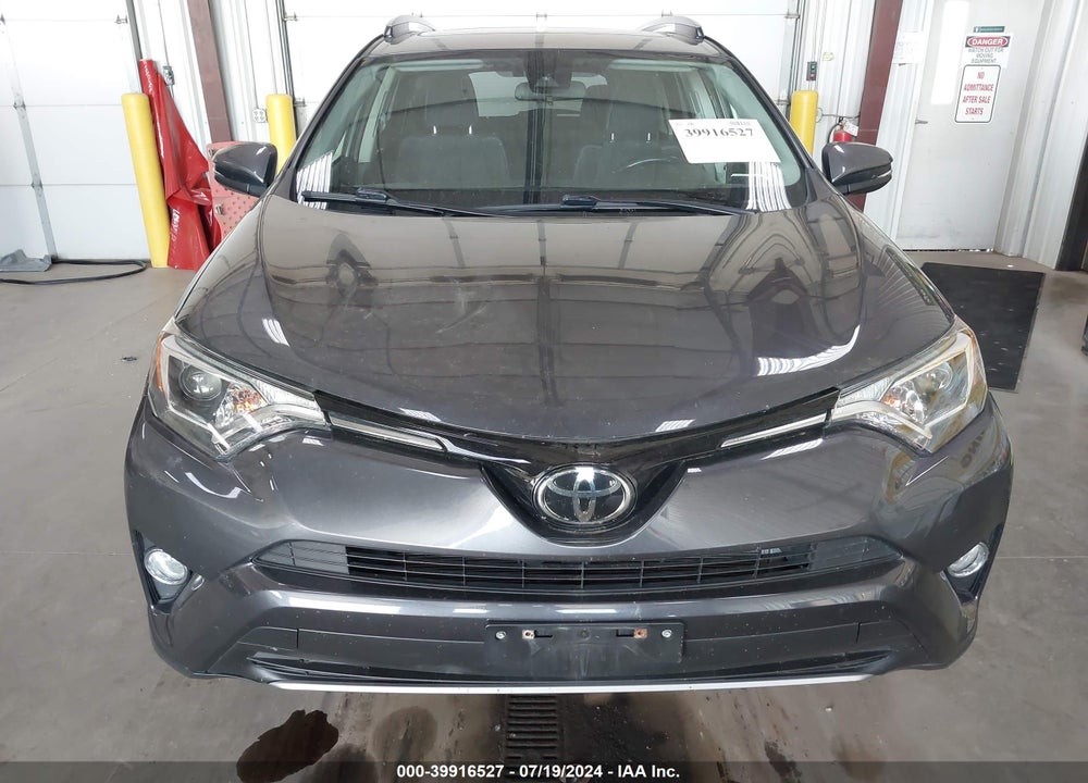 2018 TOYOTA RAV4 XLE VIN: JTMRFREV4JJ258256