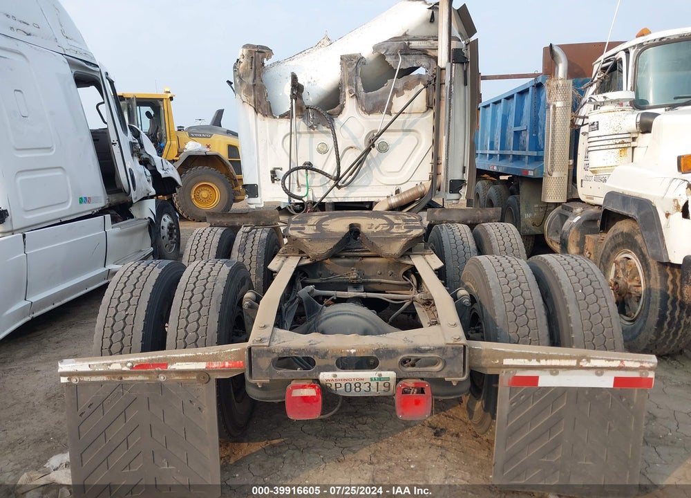 2010 FREIGHTLINER CASCADIA 125 VIN: 1FUJGLCK1ALAN7379