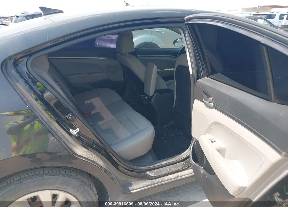 2017 HYUNDAI ELANTRA SE VIN: 5NPD74LF2HH133149