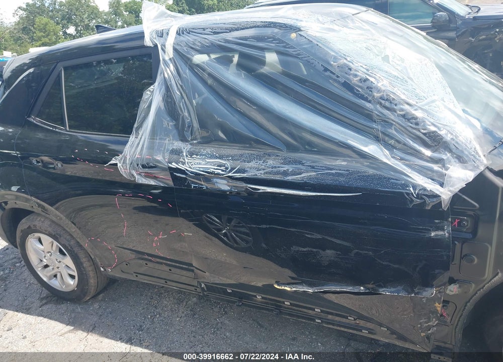 2022 HYUNDAI VENUE SE VIN: KMHRB8A33NU180580