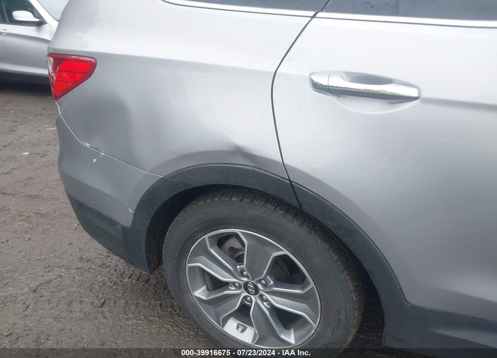 2016 HYUNDAI SANTA FE SE VIN: KM8SMDHF2GU146069