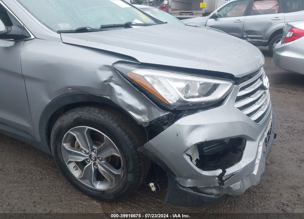 2016 HYUNDAI SANTA FE SE VIN: KM8SMDHF2GU146069