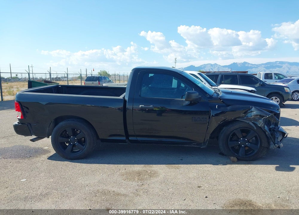 2015 RAM 1500 EXPRESS VIN: 3C6JR6AG9FG668528