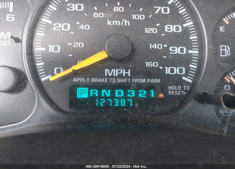 2000 CHEVROLET SILVERADO 1500 LS VIN: 2GCEC19T8Y1283229