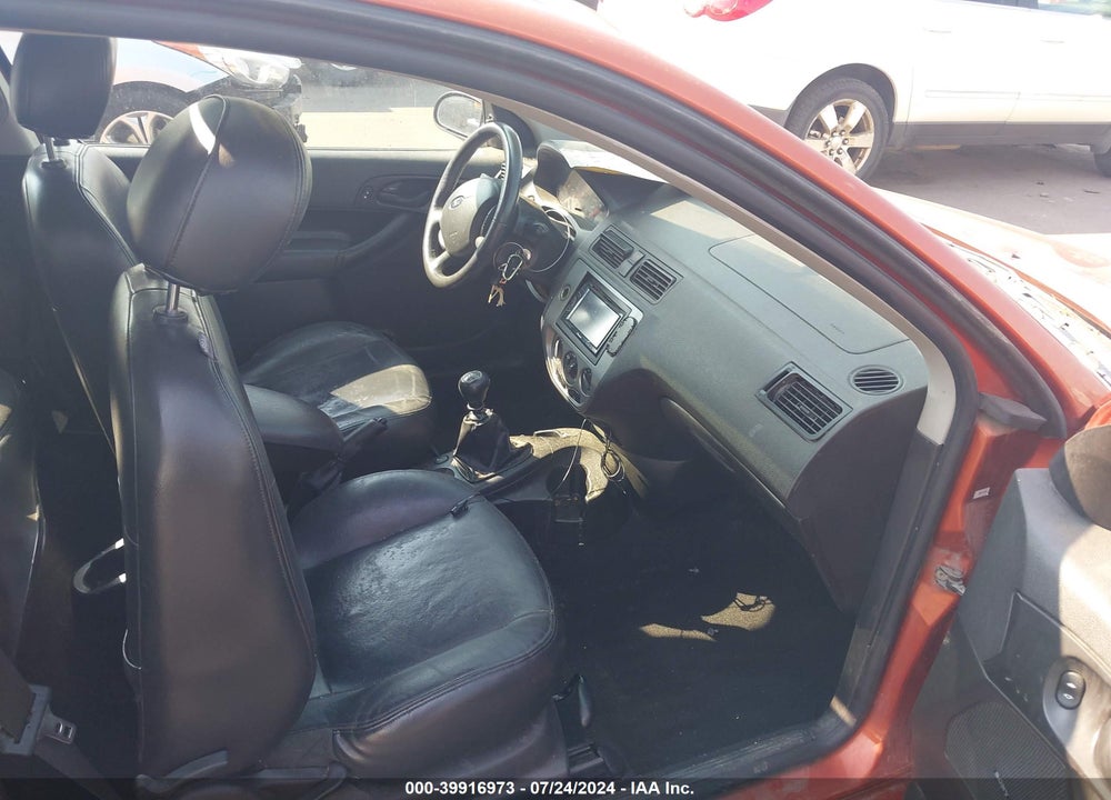 2005 FORD FOCUS ZX3 VIN: 3FAHP31N45R140821