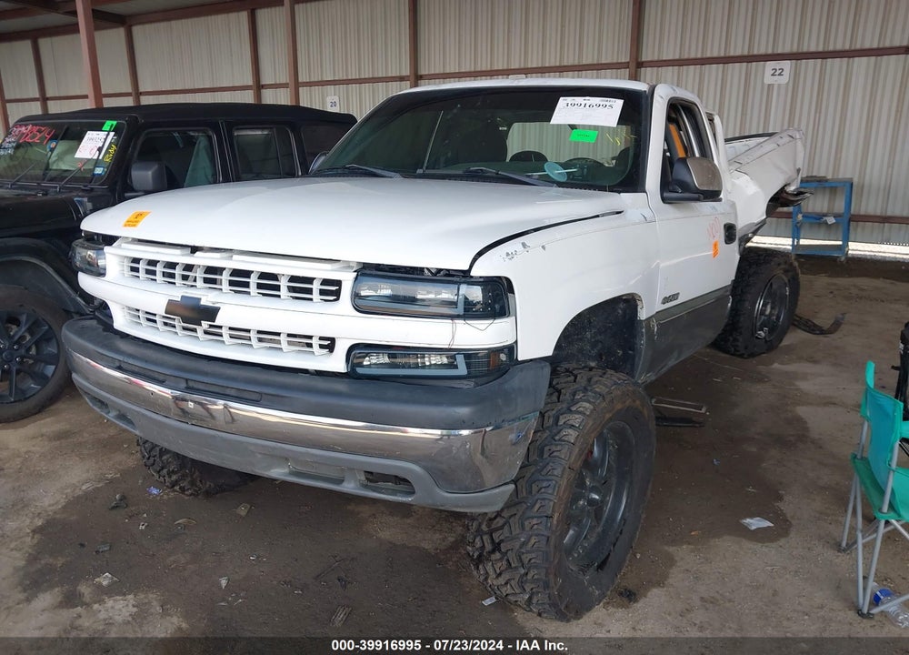 2000 CHEVROLET SILVERADO 1500 LS VIN: 2GCEK19T3Y1247595