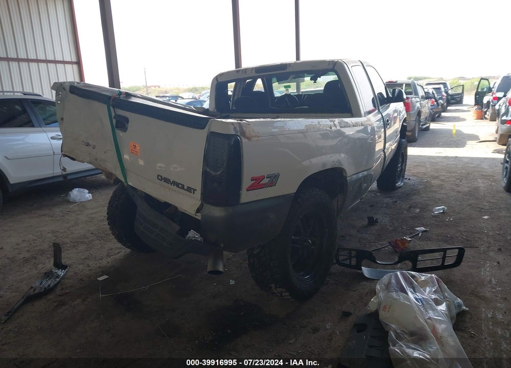 2000 CHEVROLET SILVERADO 1500 LS VIN: 2GCEK19T3Y1247595