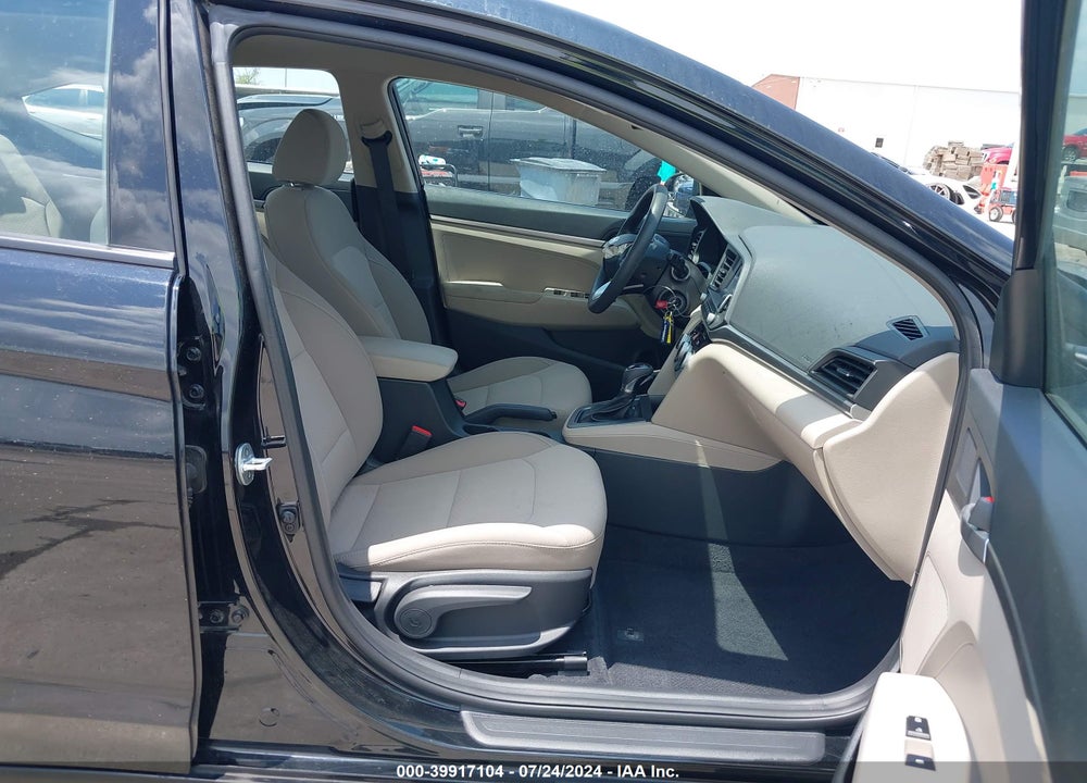 2019 HYUNDAI ELANTRA SE VIN: 5NPD74LF4KH485785