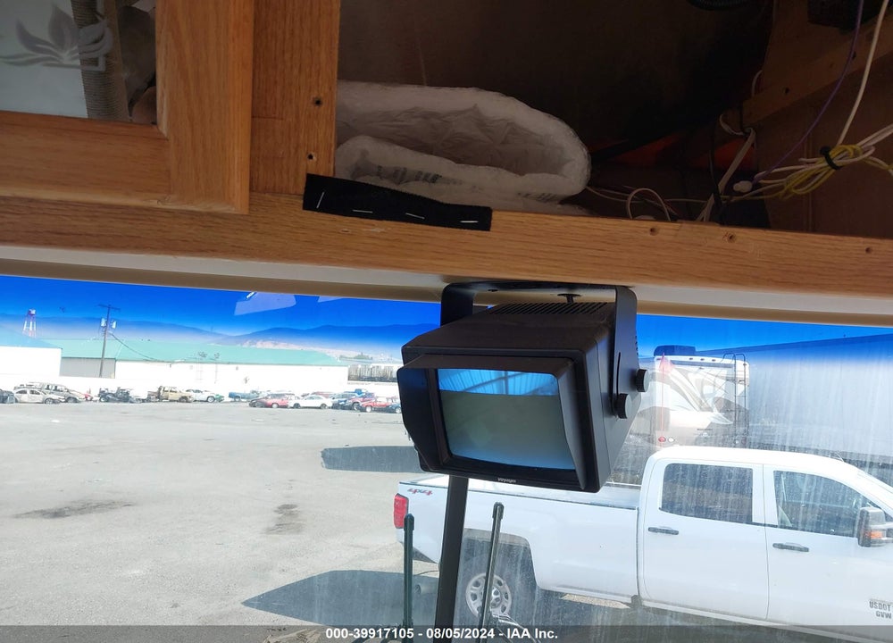 1999 FORD F550 SUPER DUTY STRIPPED CHASS VIN: 3FCMF53S9XJA18323