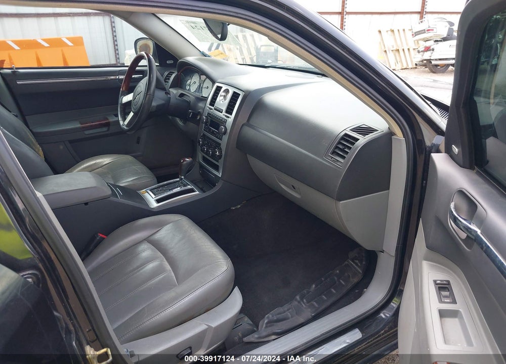 2005 CHRYSLER 300C VIN: 2C3AA63H65H609736