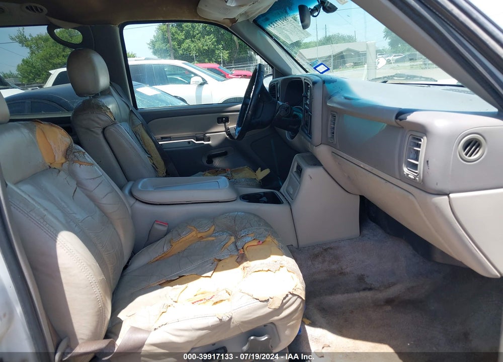 2000 CHEVROLET TAHOE ALL NEW LS VIN: 1GNEC13T6YJ153245