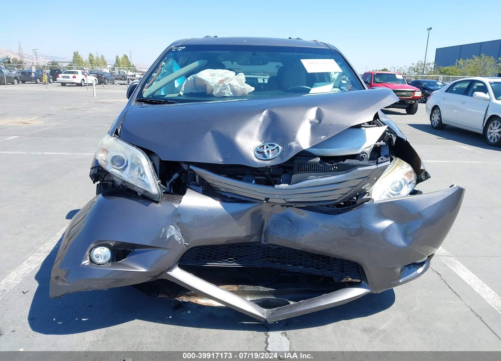 2016 TOYOTA SIENNA XLE 8 PASSENGER VIN: 5TDYK3DC5GS718539