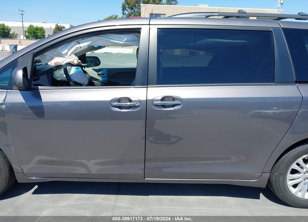 2016 TOYOTA SIENNA XLE 8 PASSENGER VIN: 5TDYK3DC5GS718539