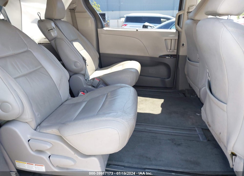 2016 TOYOTA SIENNA XLE 8 PASSENGER VIN: 5TDYK3DC5GS718539