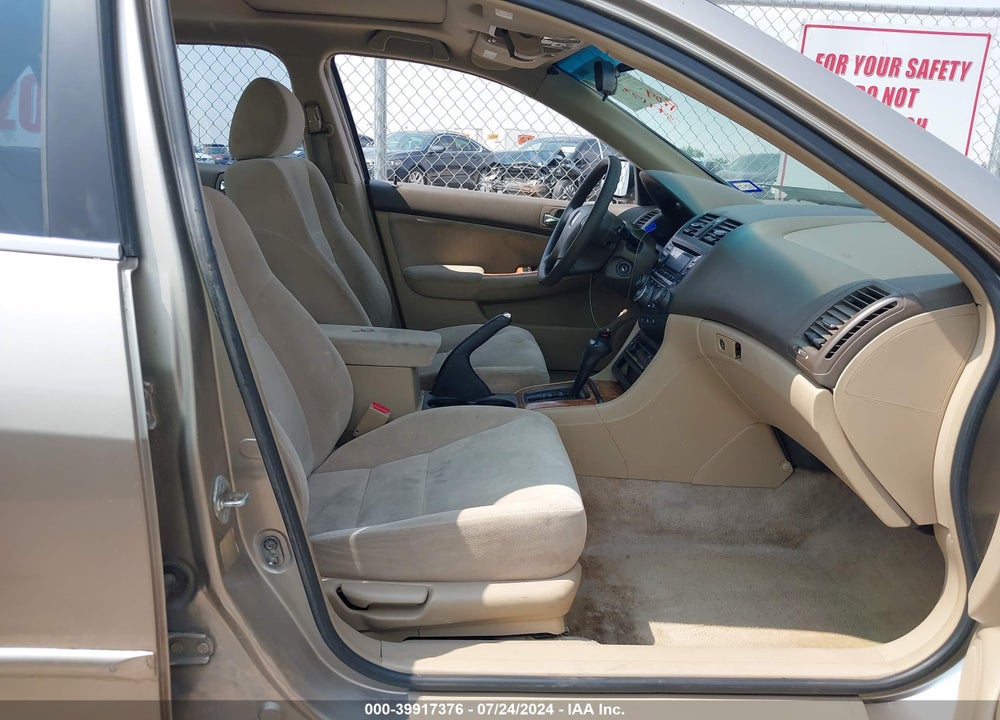 2004 HONDA ACCORD 2.4 EX VIN: JHMCM566X4C001637
