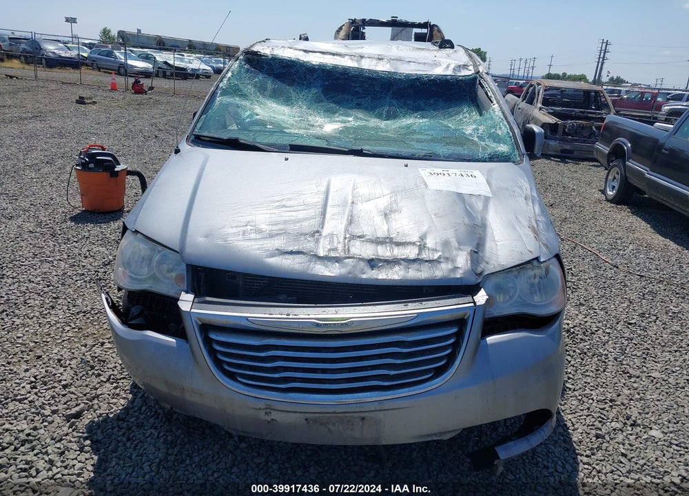2014 CHRYSLER TOWN & COUNTRY VIN: 2C4RC1BG1ER439557