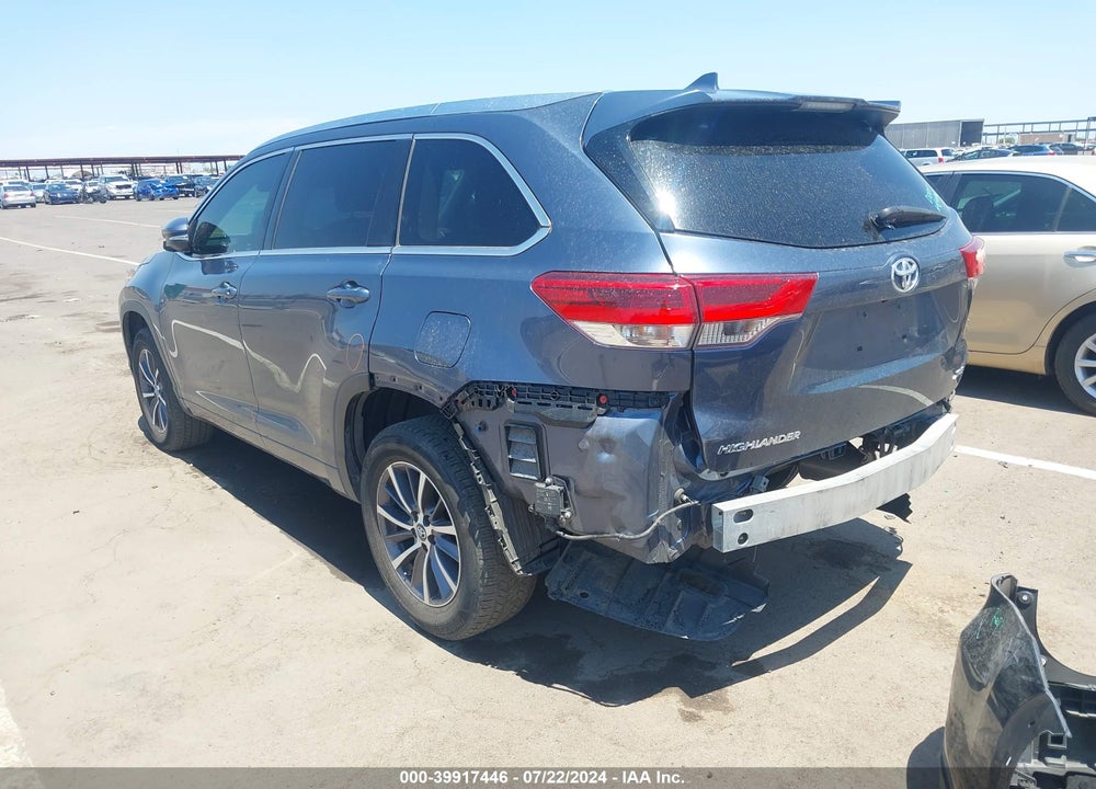 2018 TOYOTA HIGHLANDER XLE VIN: 5TDKZRFHXJS250490