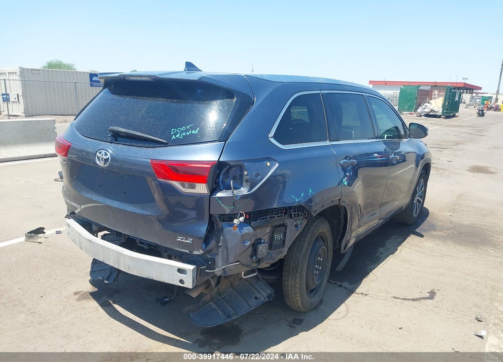 2018 TOYOTA HIGHLANDER XLE VIN: 5TDKZRFHXJS250490