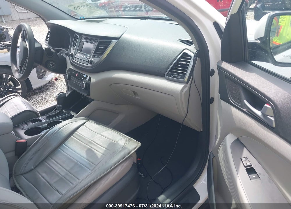 2017 HYUNDAI TUCSON SE VIN: KM8J3CA40HU289749
