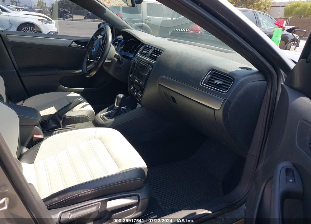 2016 VOLKSWAGEN JETTA 1.8T SPORT VIN: 3VWD17AJ9GM404109
