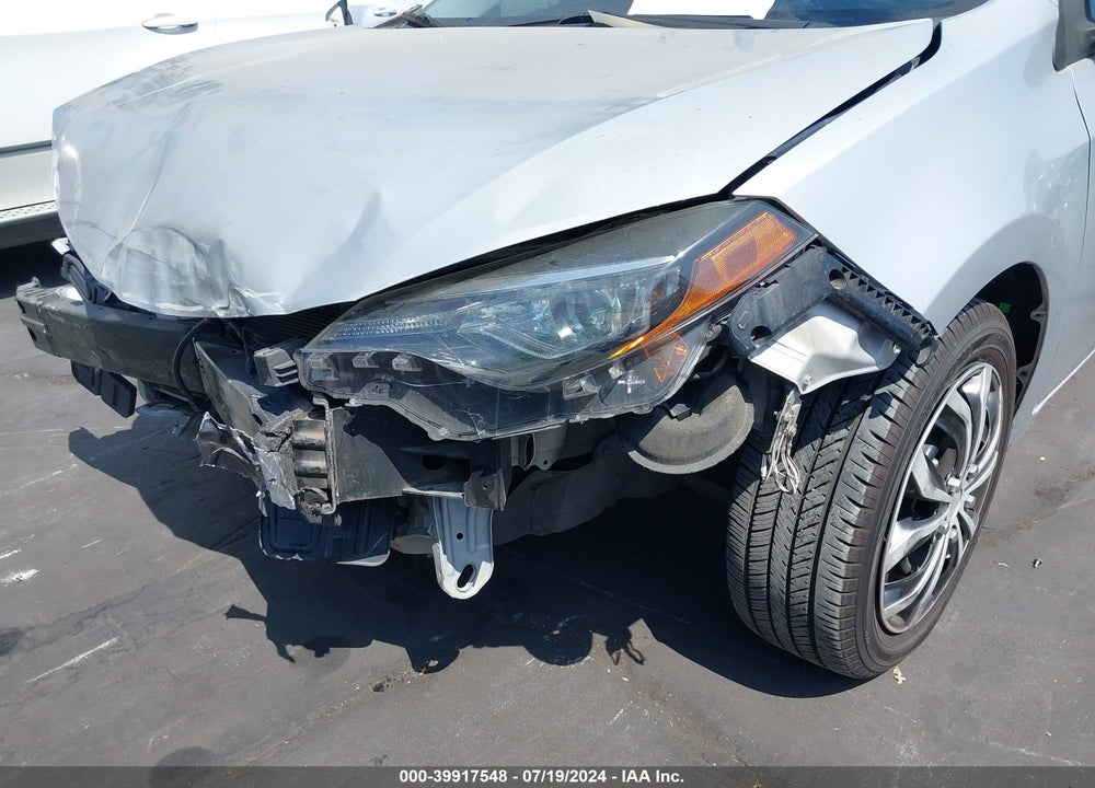 2018 TOYOTA COROLLA LE VIN: 2T1BURHE1JC113206