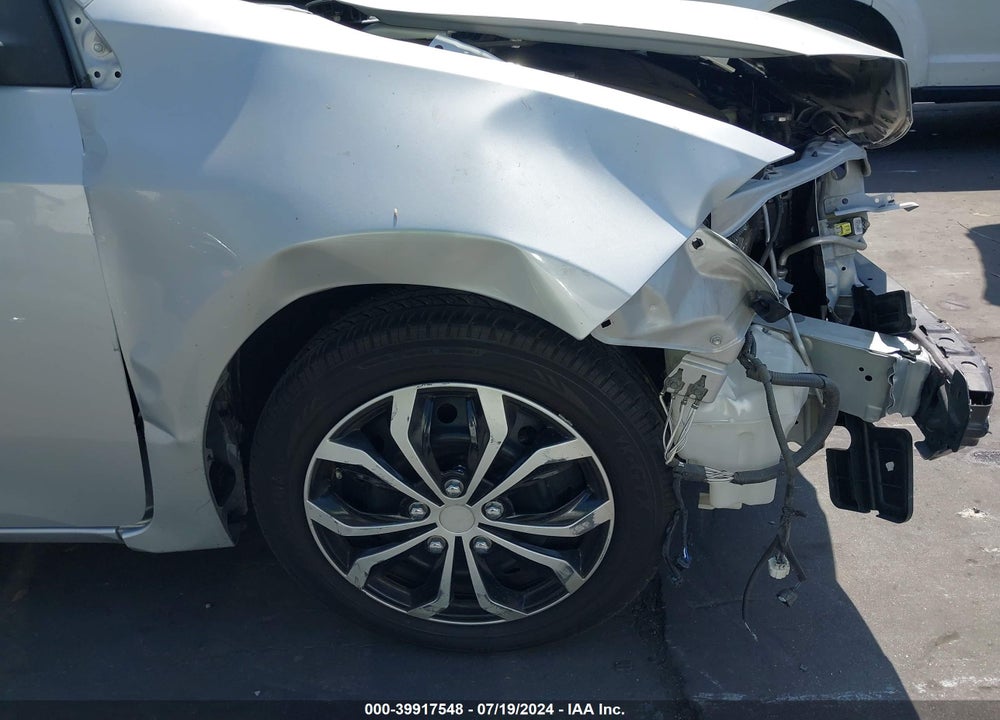 2018 TOYOTA COROLLA LE VIN: 2T1BURHE1JC113206