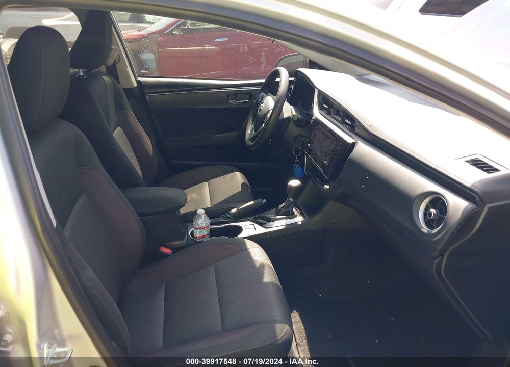 2018 TOYOTA COROLLA LE VIN: 2T1BURHE1JC113206