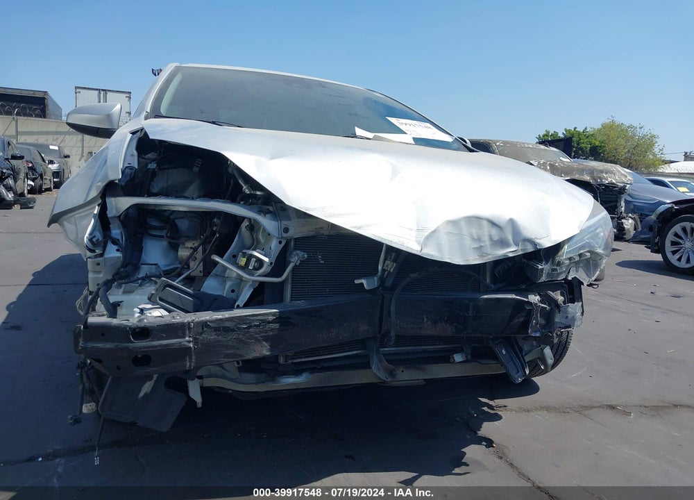 2018 TOYOTA COROLLA LE VIN: 2T1BURHE1JC113206