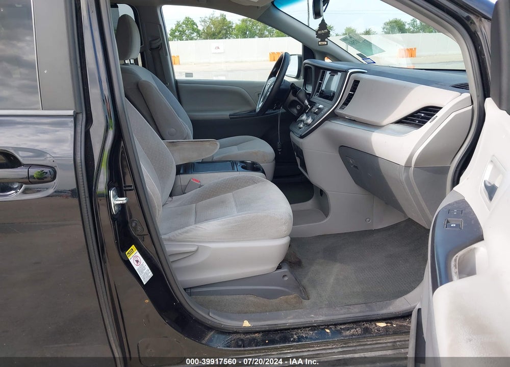 2015 TOYOTA SIENNA LE 8 PASSENGER VIN: 5TDKK3DC9FS591332