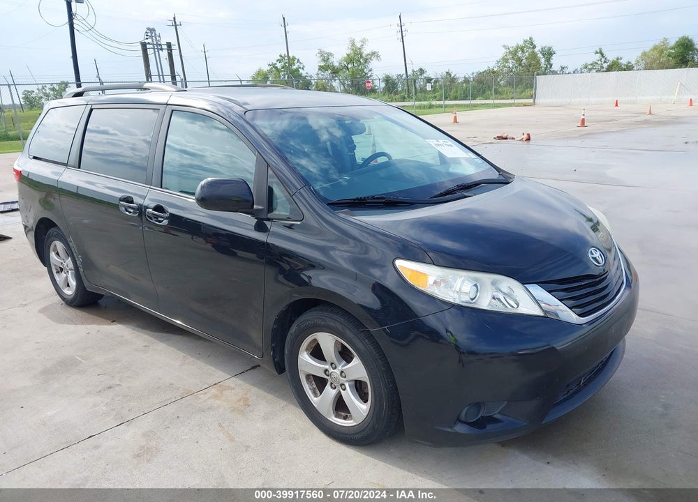2015 TOYOTA SIENNA LE 8 PASSENGER VIN: 5TDKK3DC9FS591332