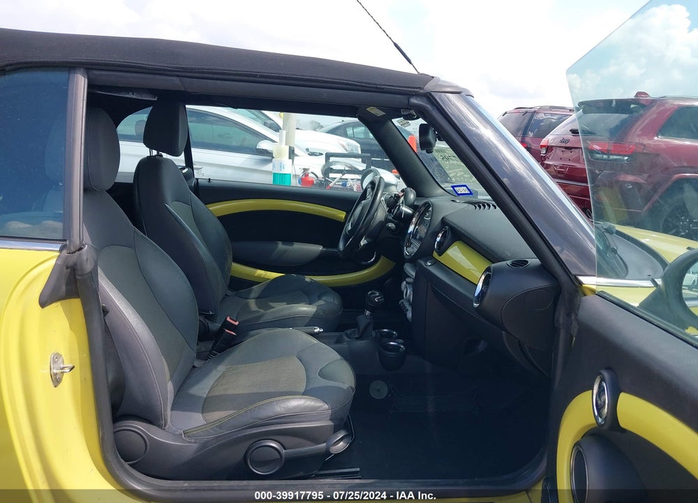 2009 MINI COOPER S VIN: WMWMS33519TG89093