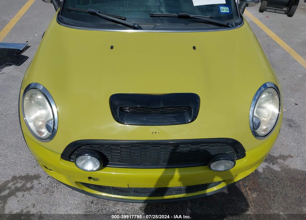 2009 MINI COOPER S VIN: WMWMS33519TG89093