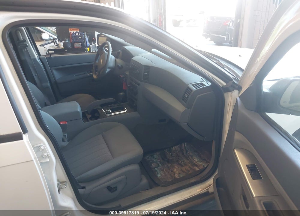 2005 JEEP GRAND CHEROKEE VIN: 1J4HR48N65C502382