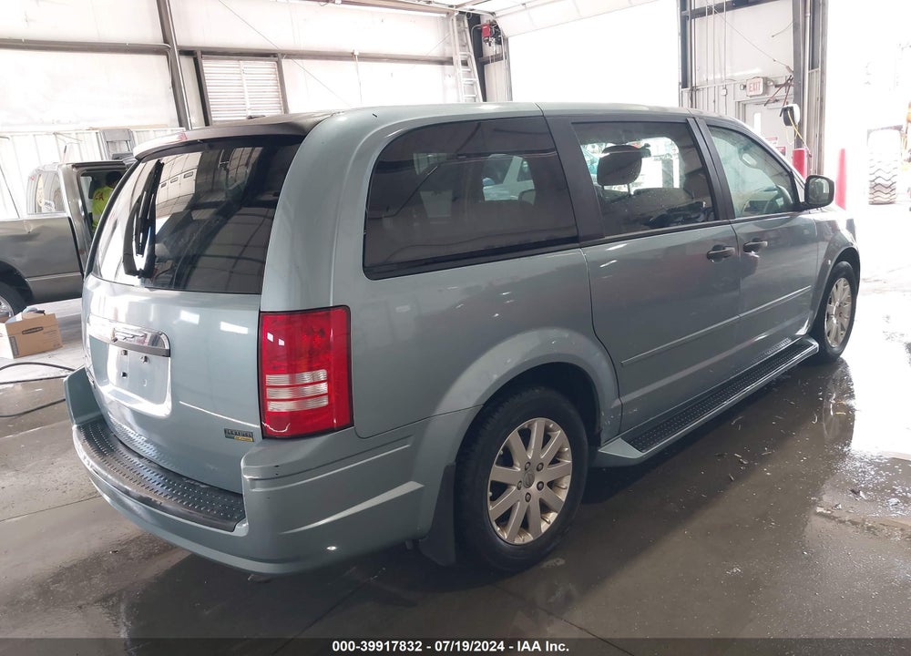 2008 CHRYSLER TOWN & COUNTRY LX VIN: 2A8HR44H68R844702