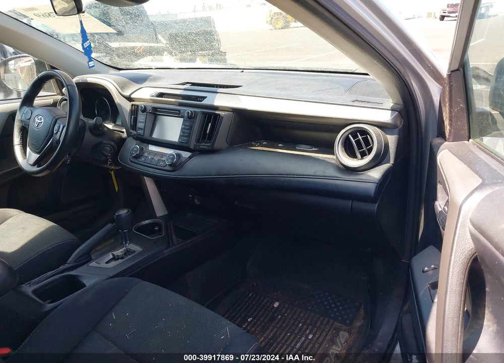 2018 TOYOTA RAV4 XLE VIN: 2T3WFREV2JW476782