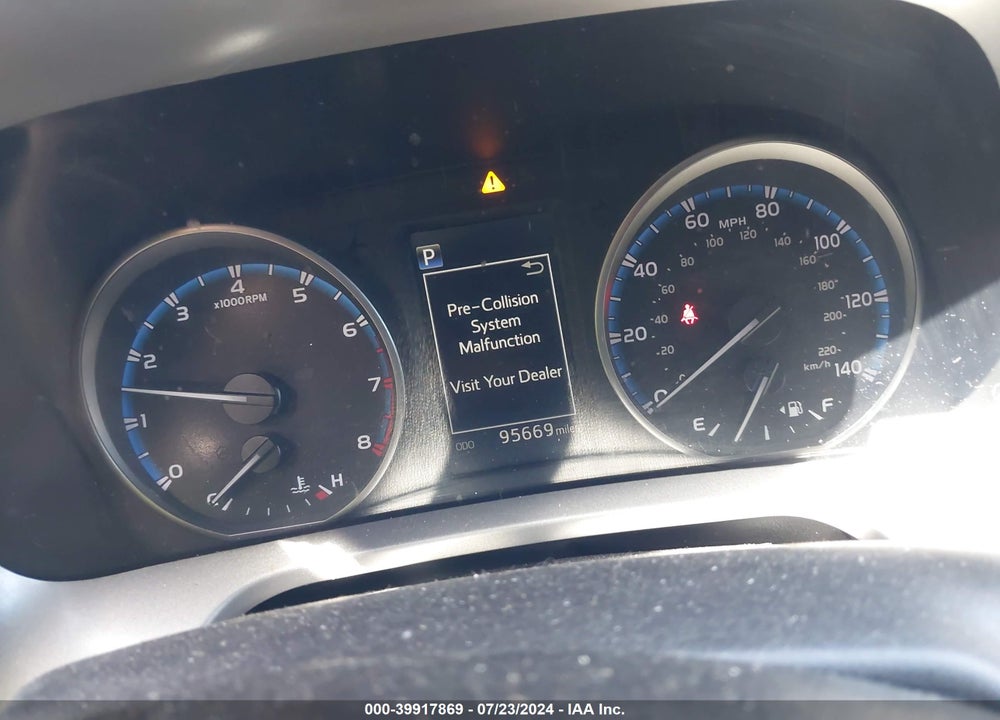2018 TOYOTA RAV4 XLE VIN: 2T3WFREV2JW476782