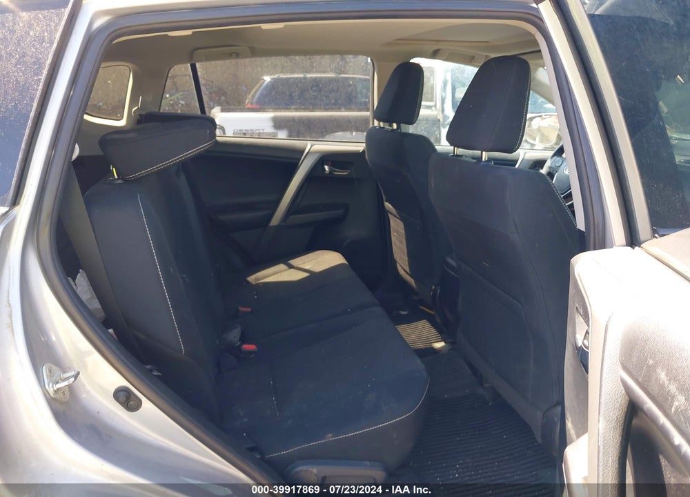 2018 TOYOTA RAV4 XLE VIN: 2T3WFREV2JW476782