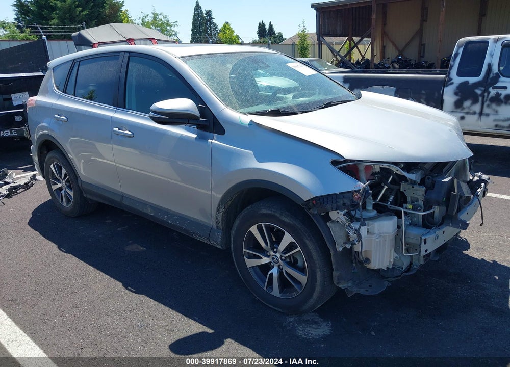 2018 TOYOTA RAV4 XLE VIN: 2T3WFREV2JW476782