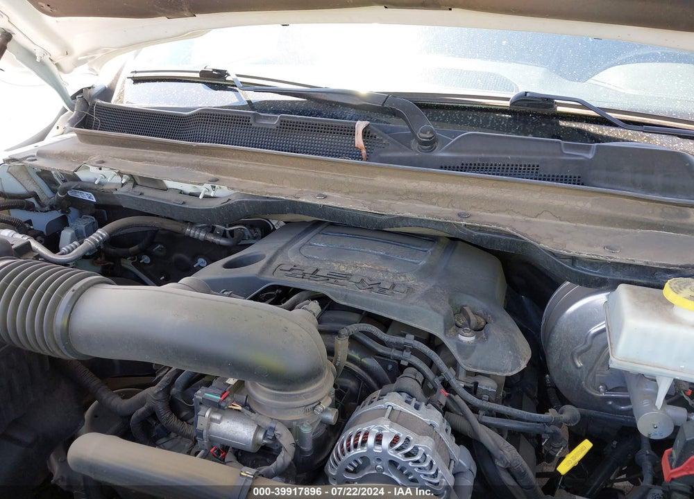 2021 RAM 1500 LAIE  4X4 5'7 BOX VIN: 1C6SRFJT3MN681023