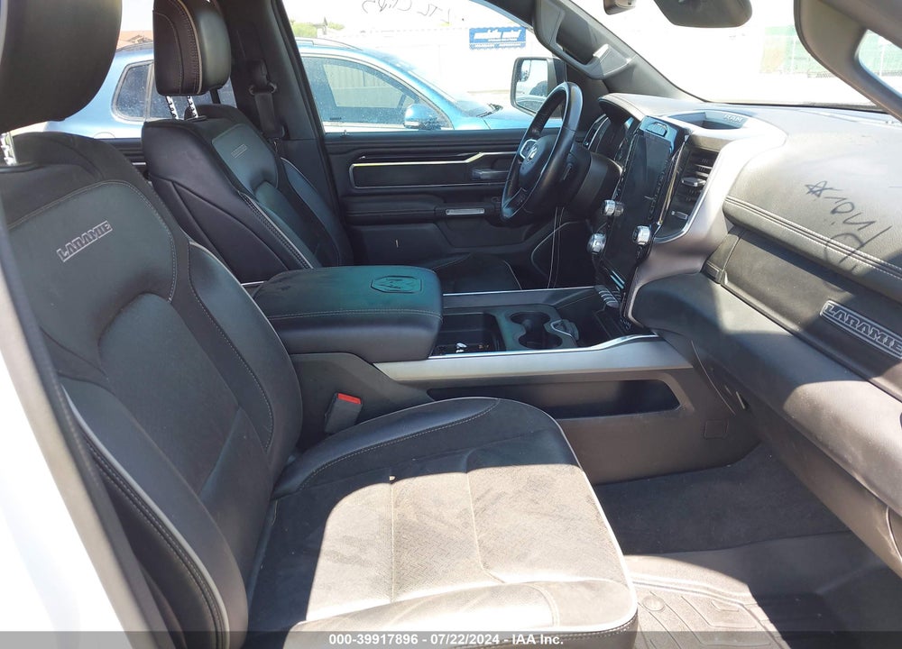 2021 RAM 1500 LAIE  4X4 5'7 BOX VIN: 1C6SRFJT3MN681023
