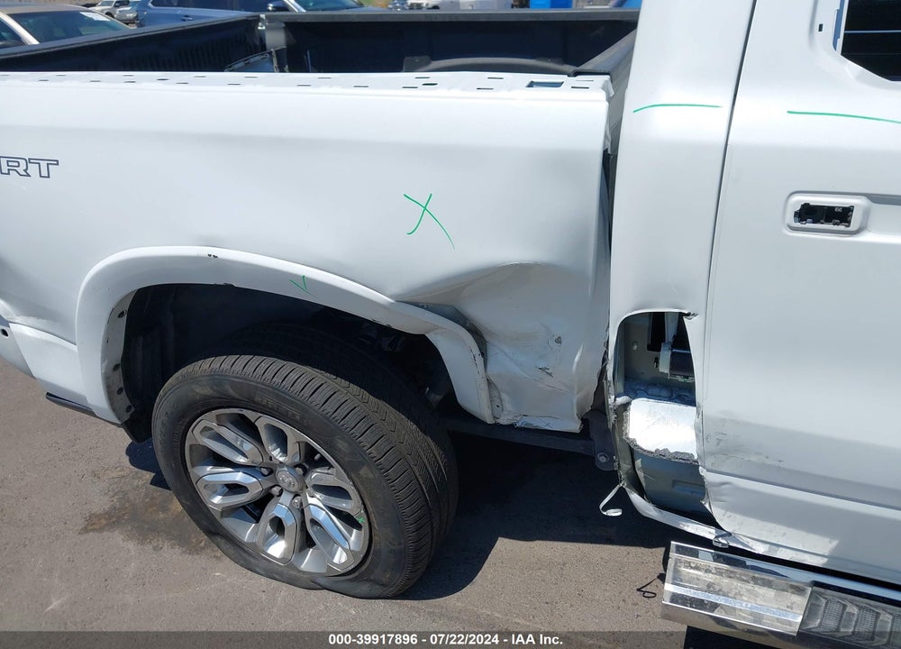 2021 RAM 1500 LAIE  4X4 5'7 BOX VIN: 1C6SRFJT3MN681023