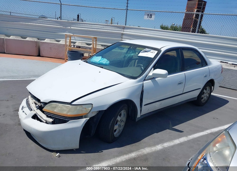 1998 HONDA ACCORD LX VIN: 1HGCG5642WA199086
