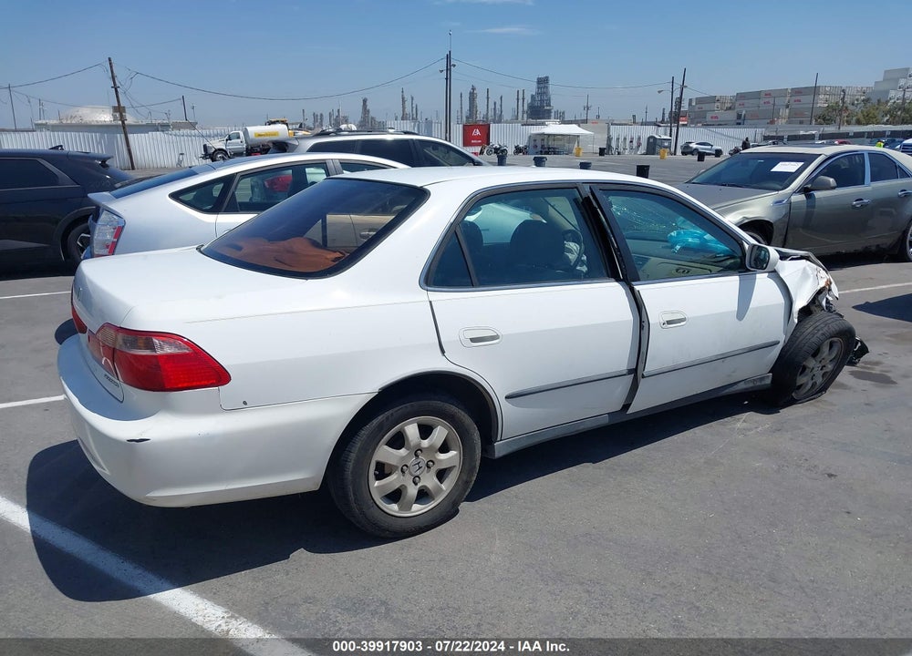 1998 HONDA ACCORD LX VIN: 1HGCG5642WA199086