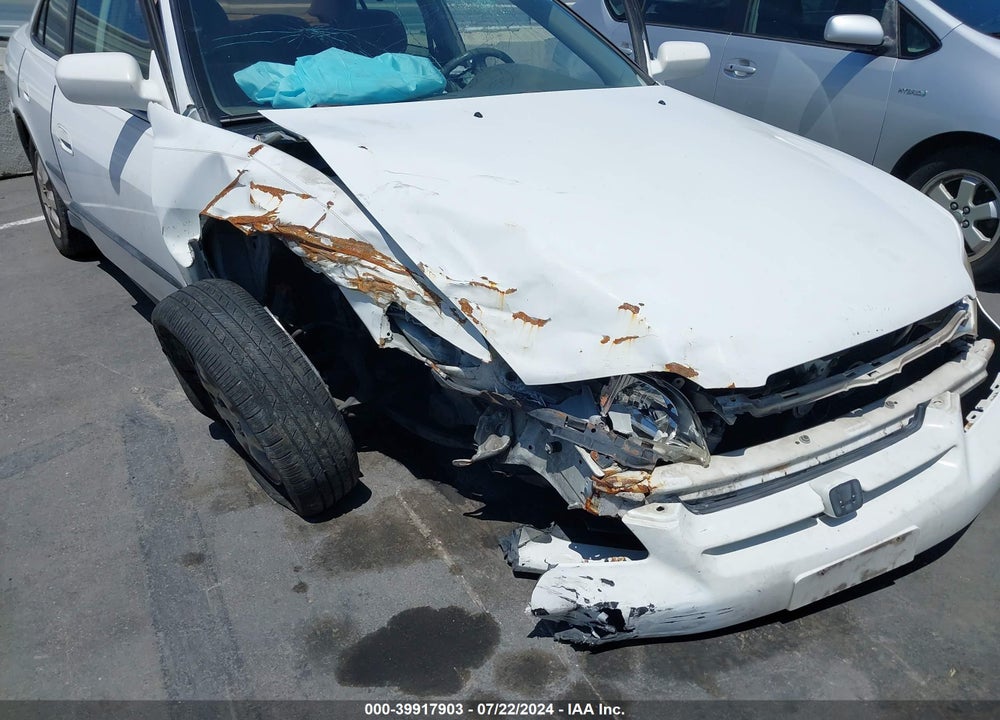 1998 HONDA ACCORD LX VIN: 1HGCG5642WA199086