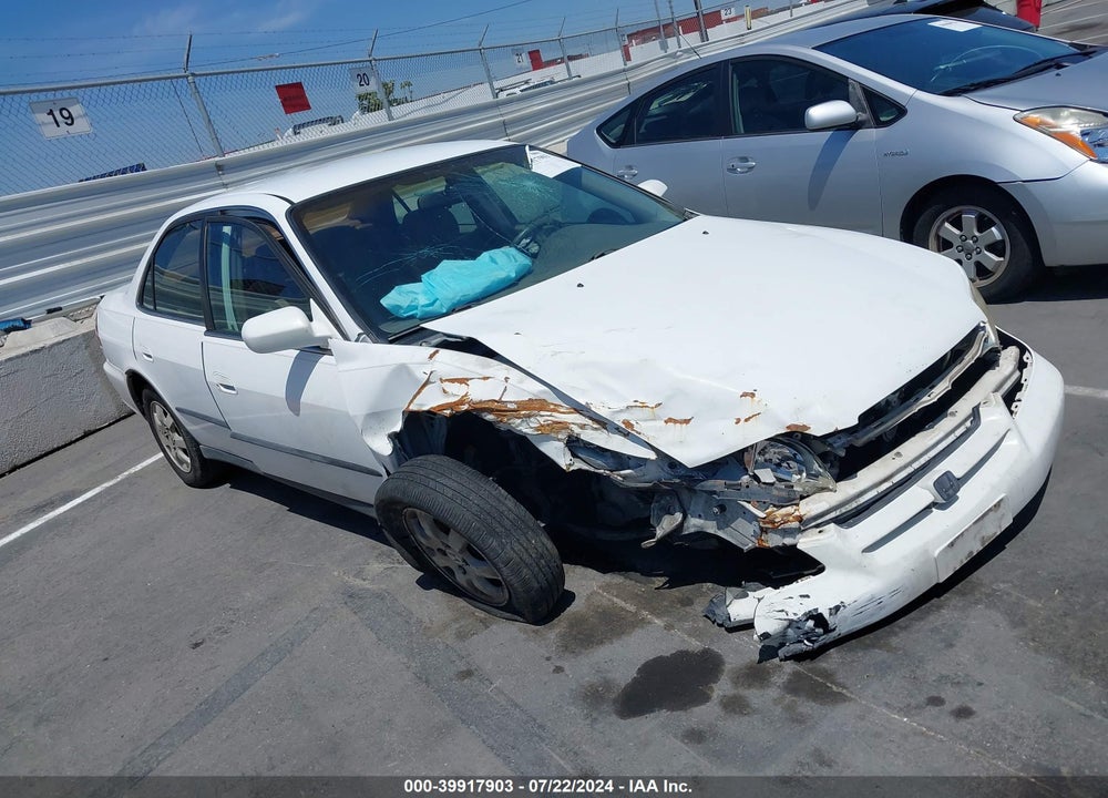1998 HONDA ACCORD LX VIN: 1HGCG5642WA199086