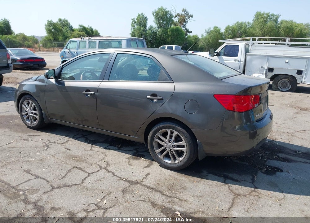 2011 KIA FORTE EX VIN: KNAFU4A26B5404784