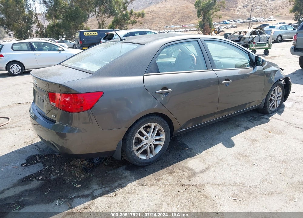 2011 KIA FORTE EX VIN: KNAFU4A26B5404784